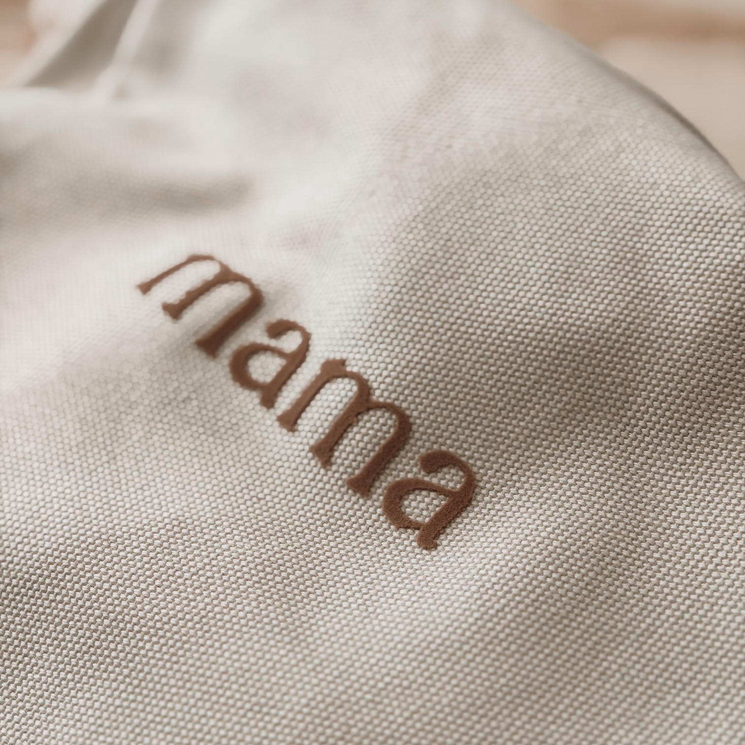 Toaletka z napisom Mama - slika 2
