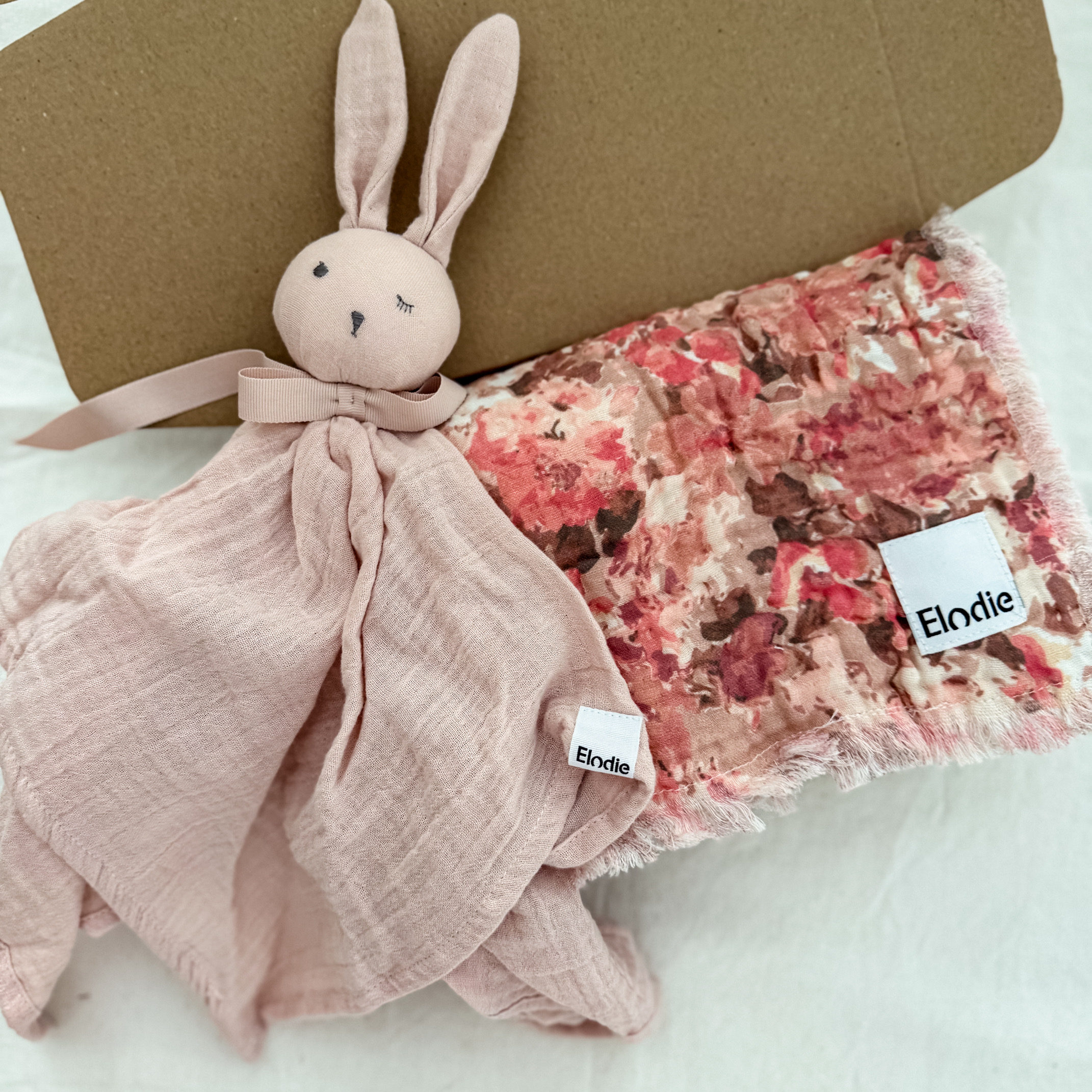 Darilni paket za novorojenčka - Ljubka zajčica