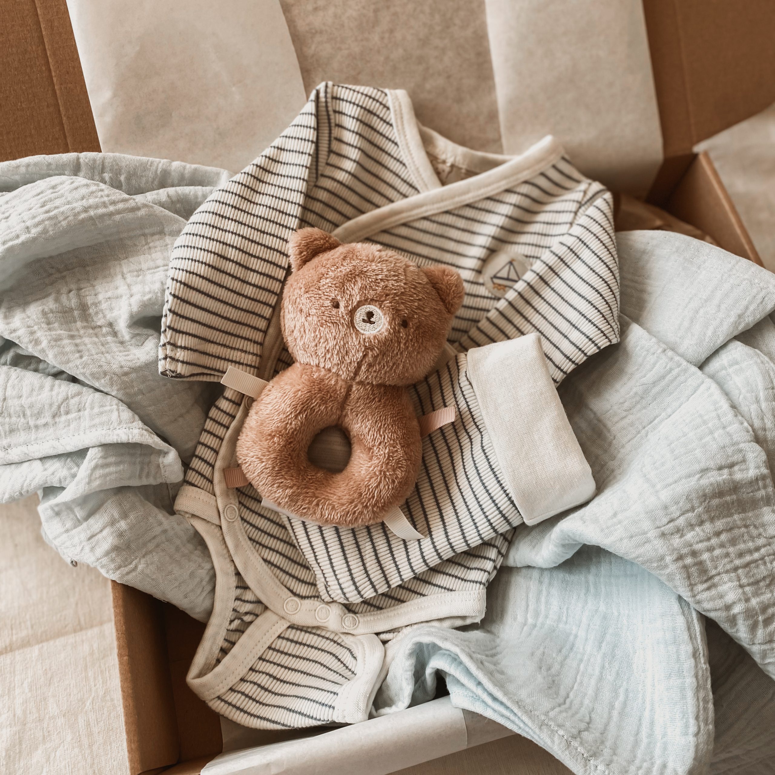 Darilni paket za novorojenčka - Topli objem