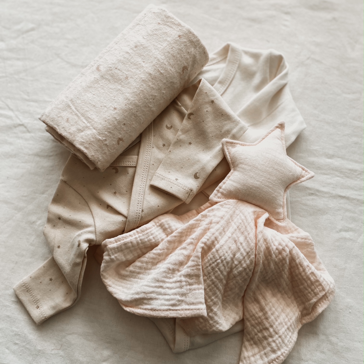 Darilni paket za novorojenčka - Ljubki dodatki