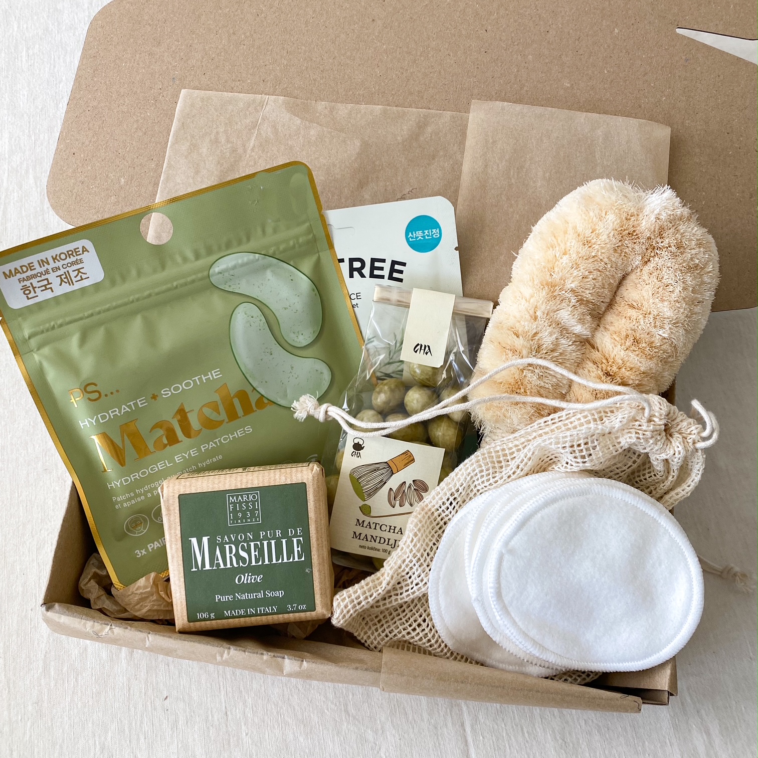 Darilni paketek ob rojstvu - matcha mama