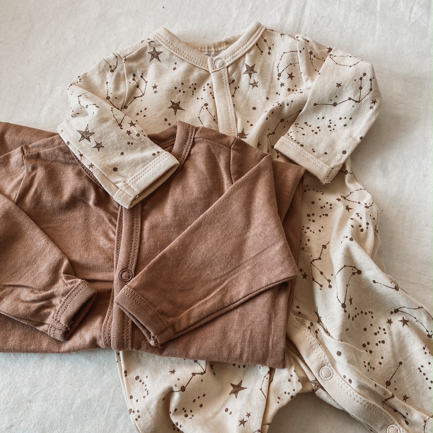 Komplet pajacev za novorojenčka - Zvezde